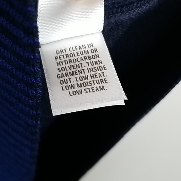 St John Sleeveless Multi Print Navy Top - Picture 11 of 11